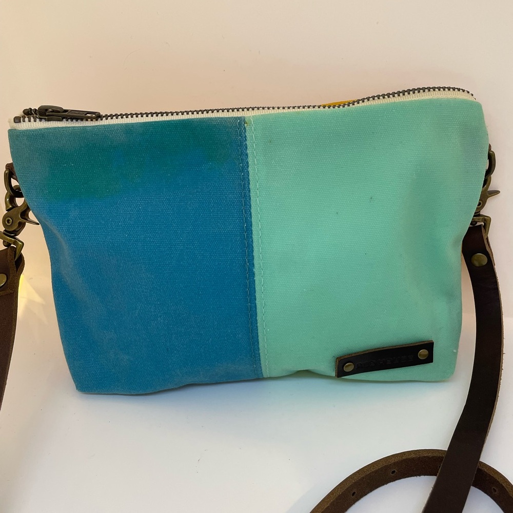 Red House - Two-Tone Teal Crossbody Bag - Mint & Aqua w Gold back. - Picture 7 of 7
